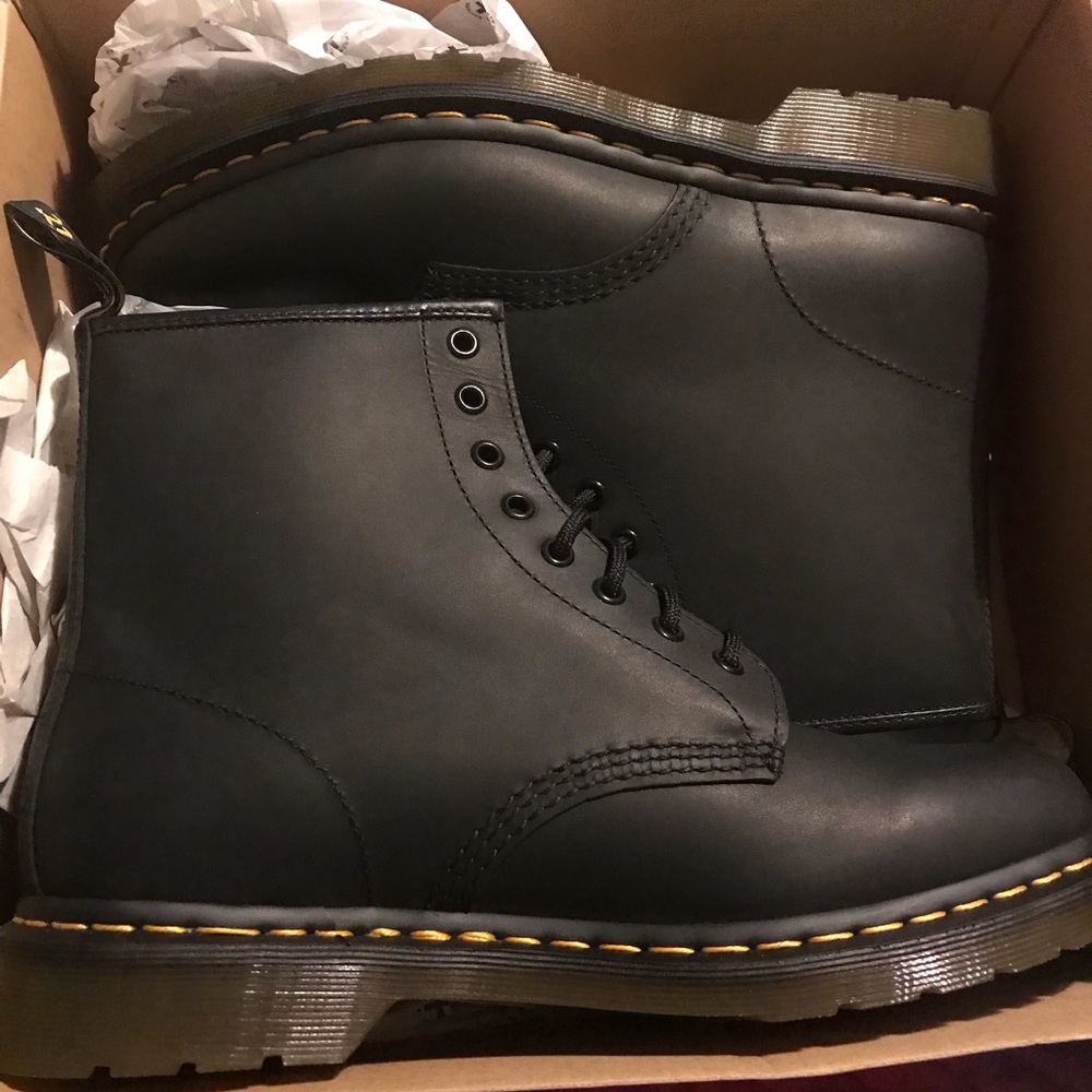 Dr martens combat boots new men size 10